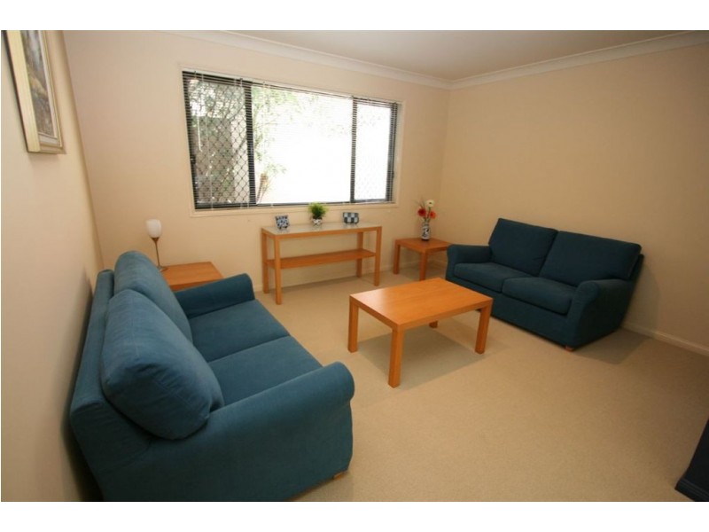 40 Pine Valley Drive, Varsity Lakes QLD 4227