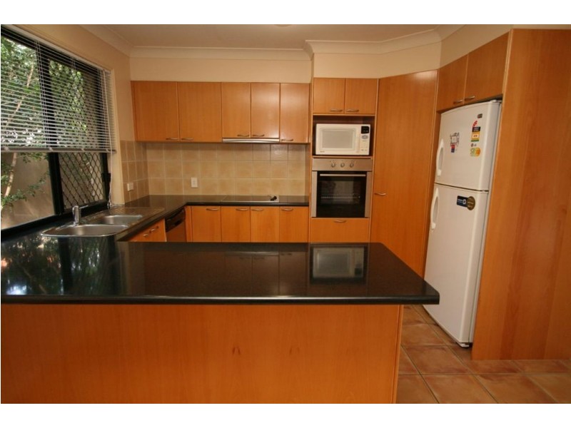 40 Pine Valley Drive, Varsity Lakes QLD 4227