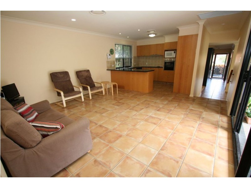 40 Pine Valley Drive, Varsity Lakes QLD 4227