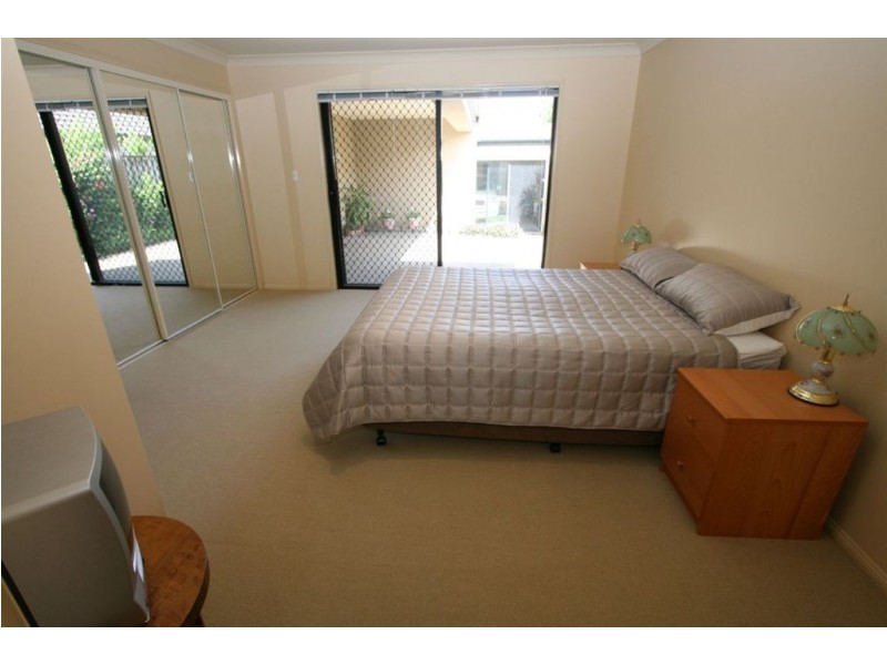 40 Pine Valley Drive, Varsity Lakes QLD 4227