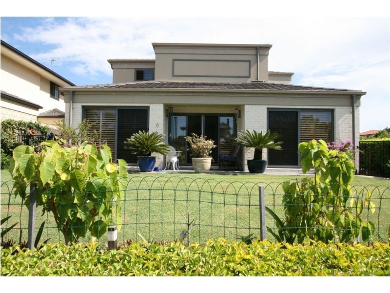 2 Scots Place, Robina QLD 4226