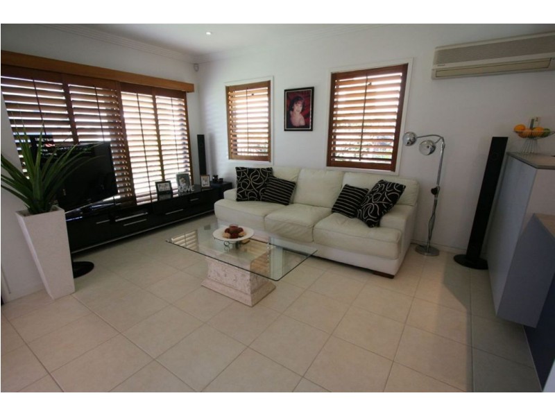 2 Scots Place, Robina QLD 4226