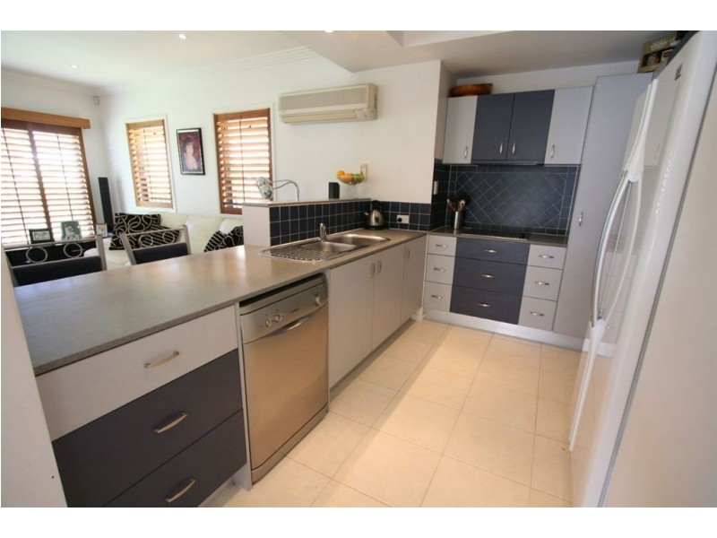 2 Scots Place, Robina QLD 4226