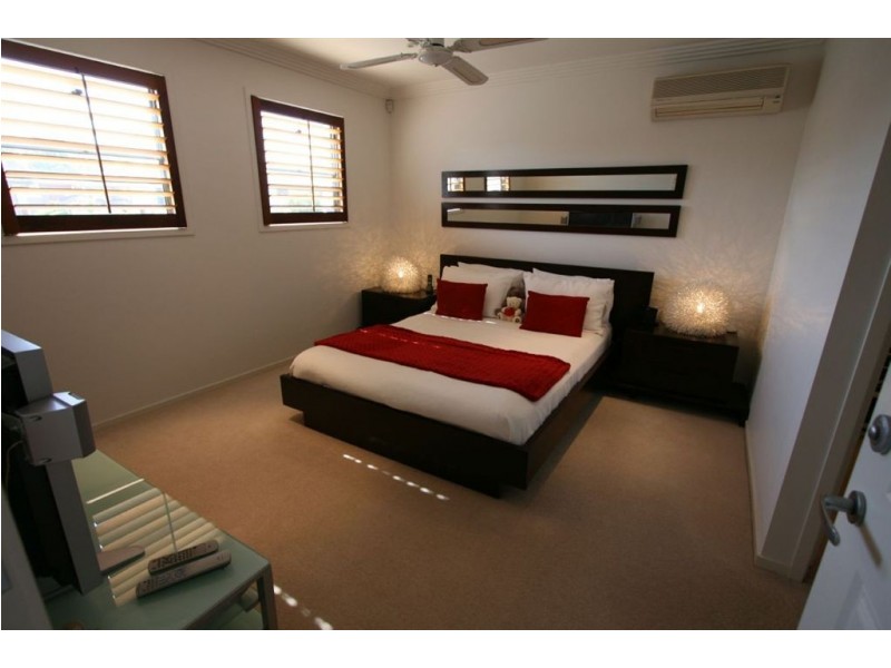 2 Scots Place, Robina QLD 4226
