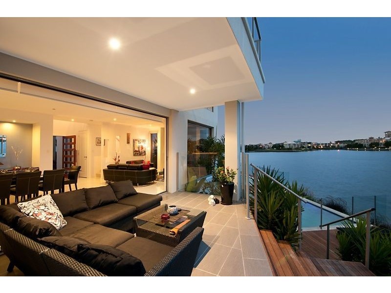 1 Washington Court, Varsity Lakes QLD 4227