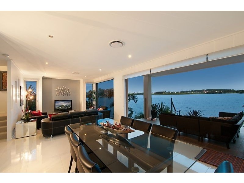 1 Washington Court, Varsity Lakes QLD 4227