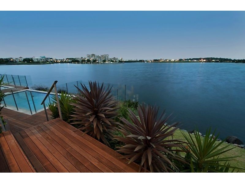 1 Washington Court, Varsity Lakes QLD 4227