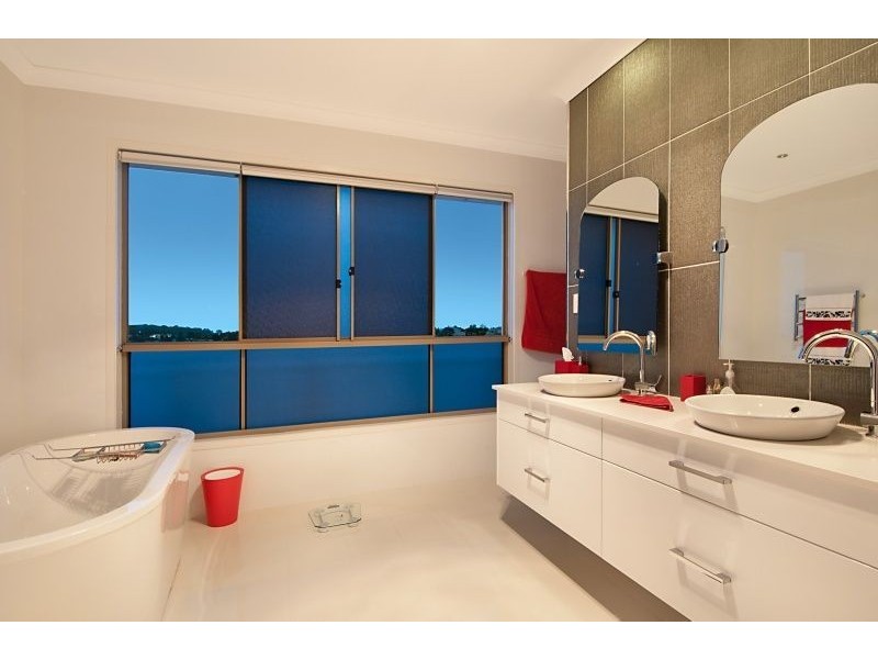 1 Washington Court, Varsity Lakes QLD 4227