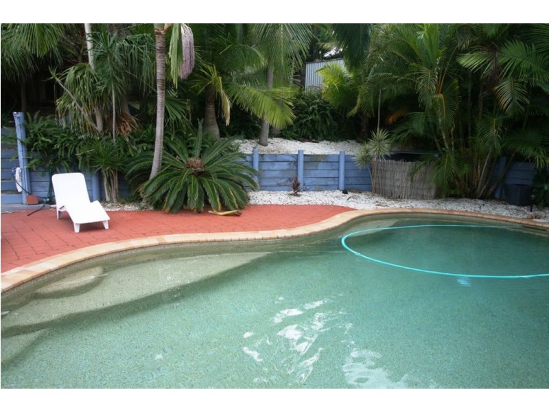 5 Pinehurst Place, Robina QLD 4226