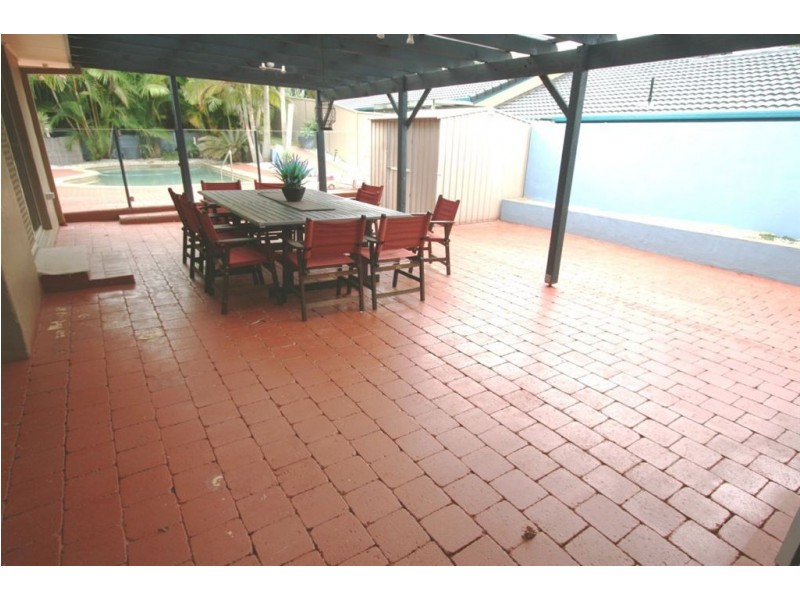 5 Pinehurst Place, Robina QLD 4226