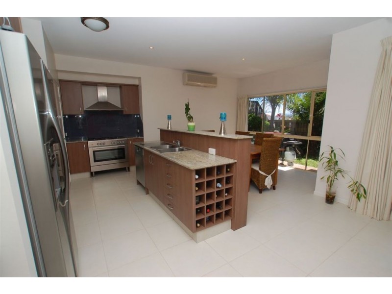 25 Gerona Circuit, Varsity Lakes QLD 4227