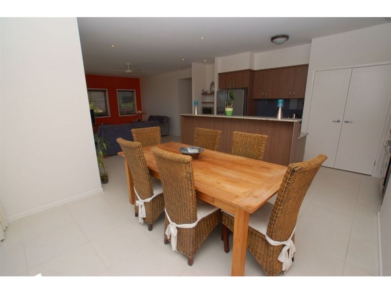 25 Gerona Circuit, Varsity Lakes QLD 4227