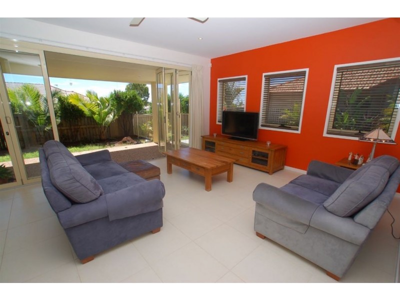 25 Gerona Circuit, Varsity Lakes QLD 4227