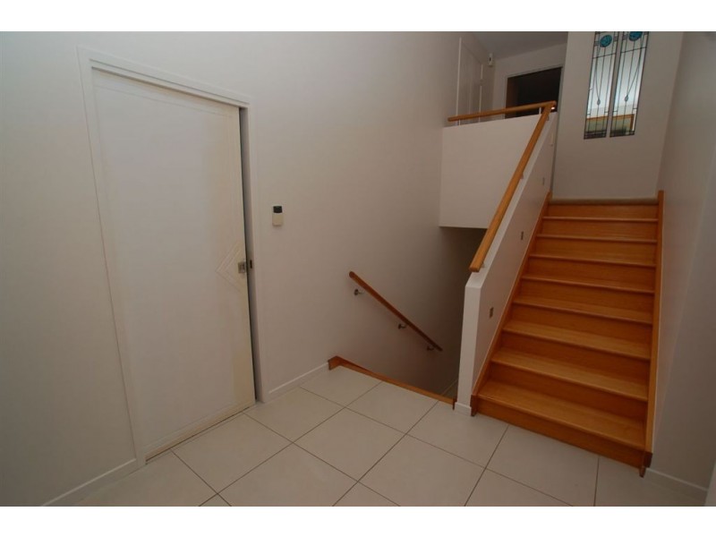 25 Gerona Circuit, Varsity Lakes QLD 4227