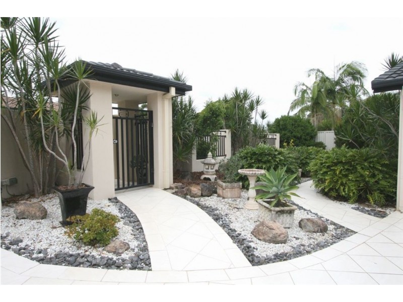 4 Chantilly Place, Robina QLD 4226