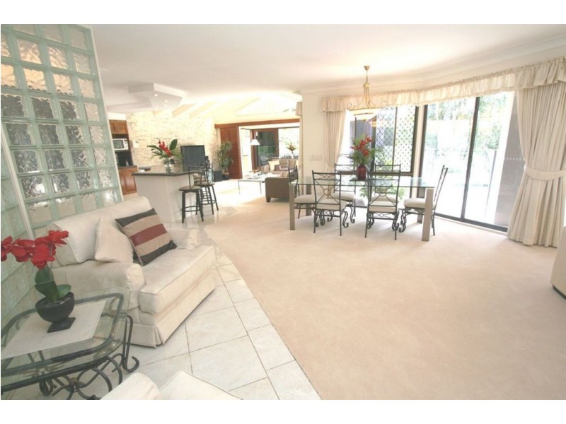 4 Chantilly Place, Robina QLD 4226