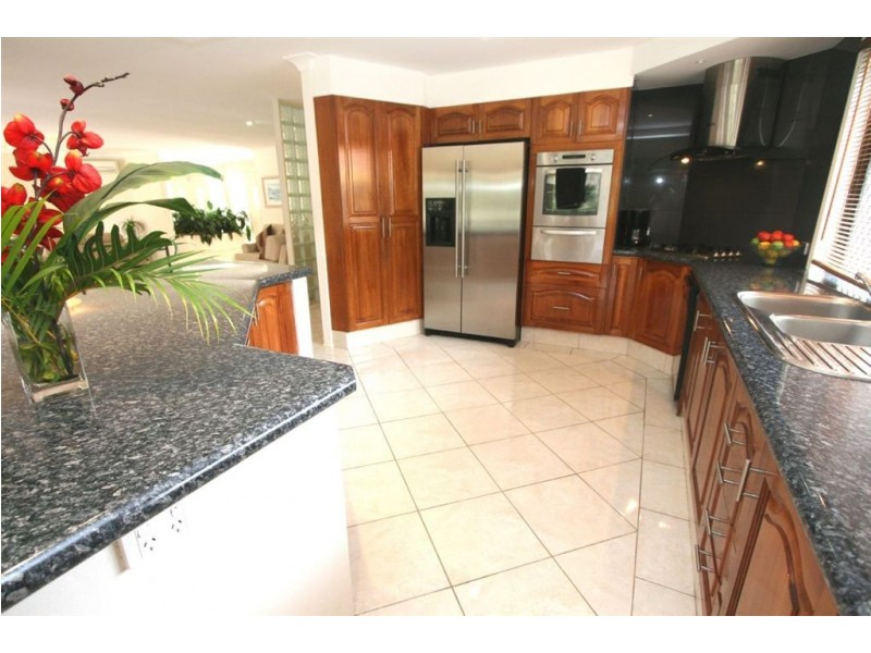4 Chantilly Place, Robina QLD 4226