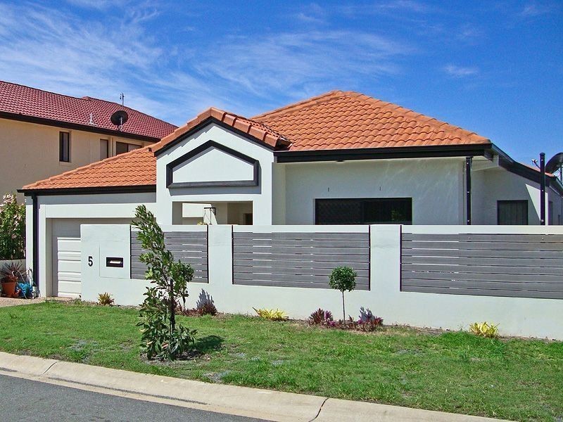 5 Gerona Circuit, Varsity Lakes QLD 4227