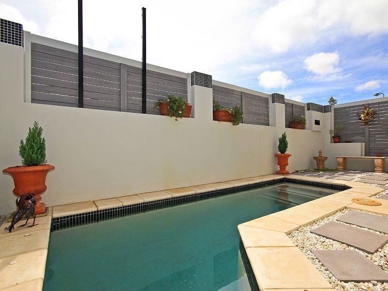 5 Gerona Circuit, Varsity Lakes QLD 4227