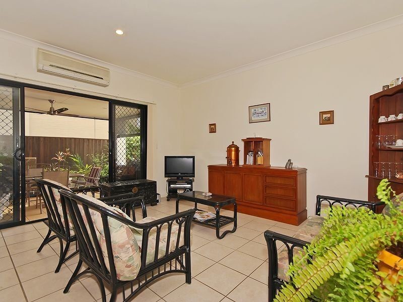 5 Gerona Circuit, Varsity Lakes QLD 4227