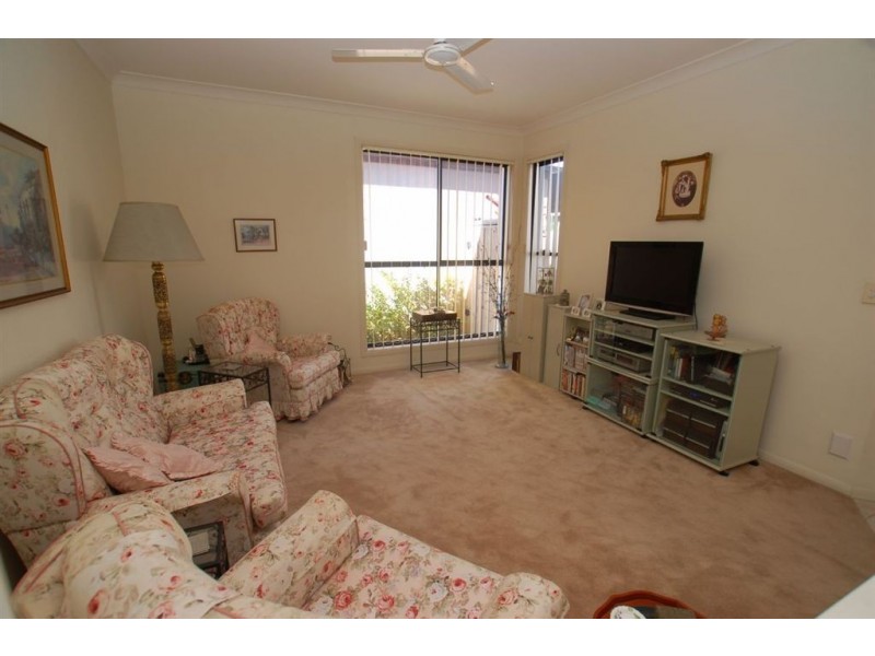 5 Gerona Circuit, Varsity Lakes QLD 4227