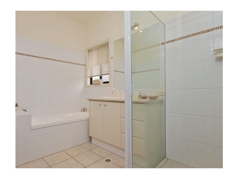 5 Gerona Circuit, Varsity Lakes QLD 4227