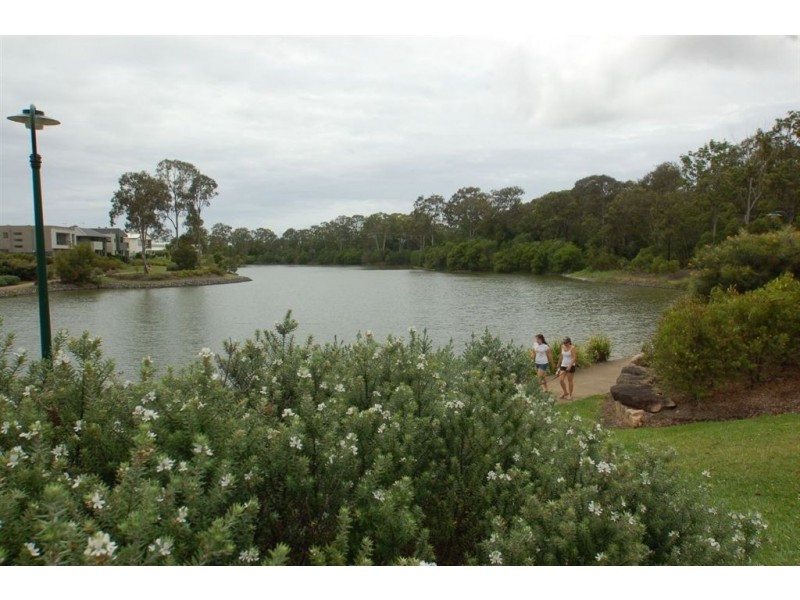 5 Gerona Circuit, Varsity Lakes QLD 4227