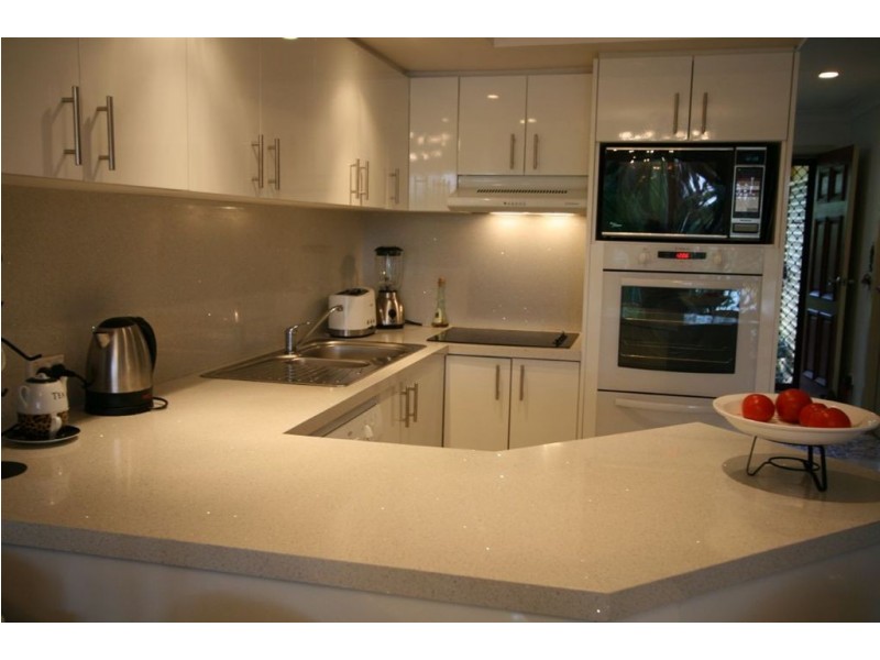 9 Santa Cruz Bvd, Clear Island Waters QLD 4226