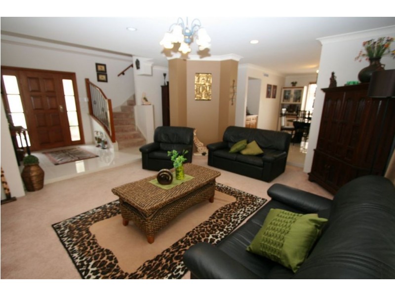 35 Santa Cruz Blvd, Clear Island Waters QLD 4226