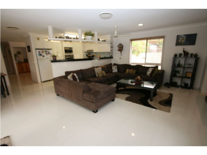35 Santa Cruz Blvd, Clear Island Waters QLD 4226