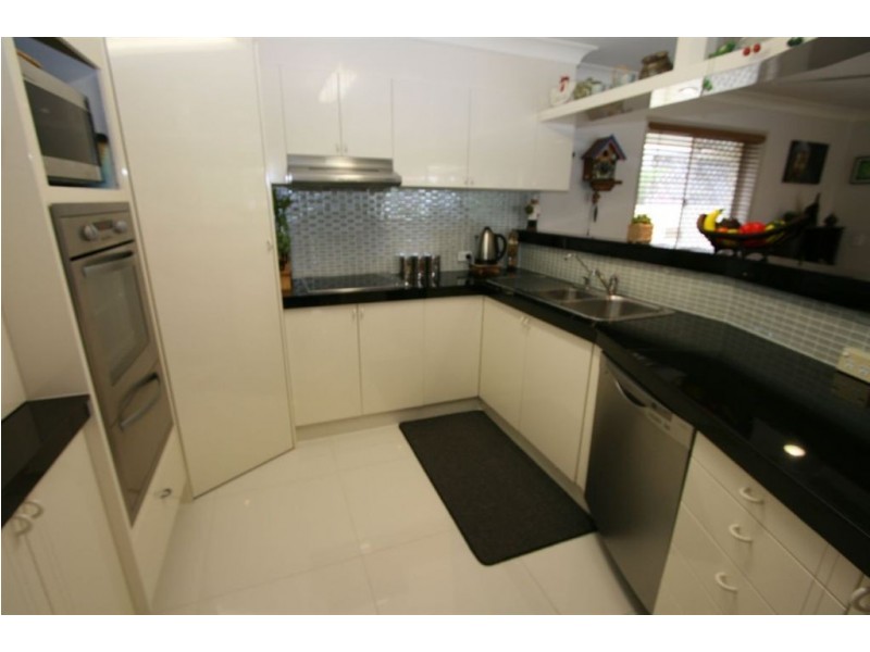 35 Santa Cruz Blvd, Clear Island Waters QLD 4226