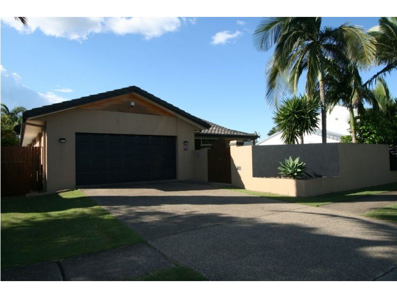 65 Crombie Ave, Bundall QLD 4217