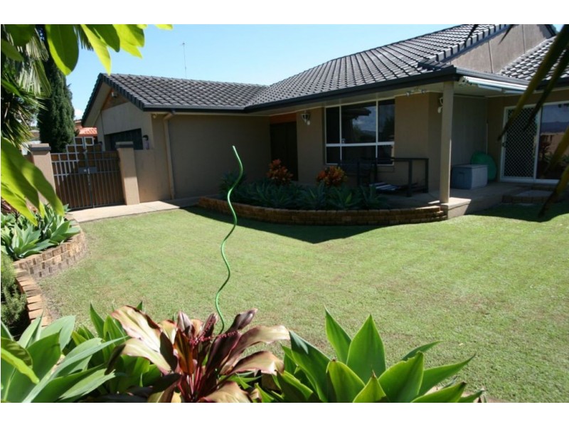 65 Crombie Ave, Bundall QLD 4217