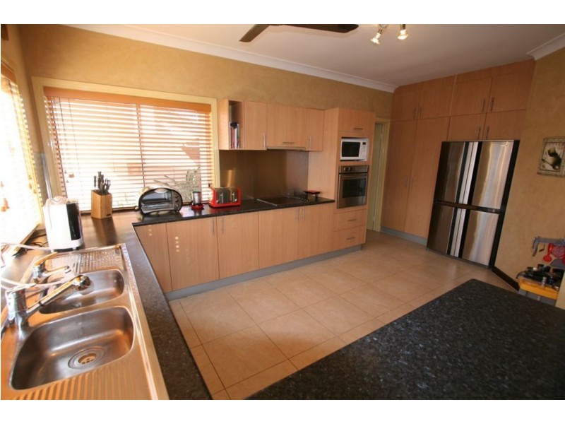 65 Crombie Ave, Bundall QLD 4217