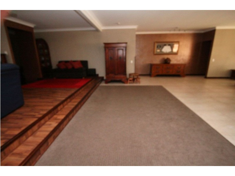 65 Crombie Ave, Bundall QLD 4217