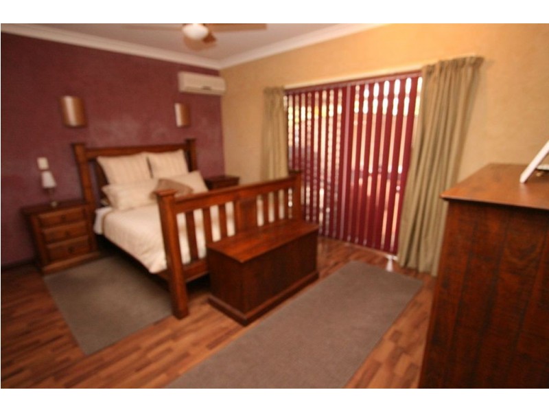 65 Crombie Ave, Bundall QLD 4217