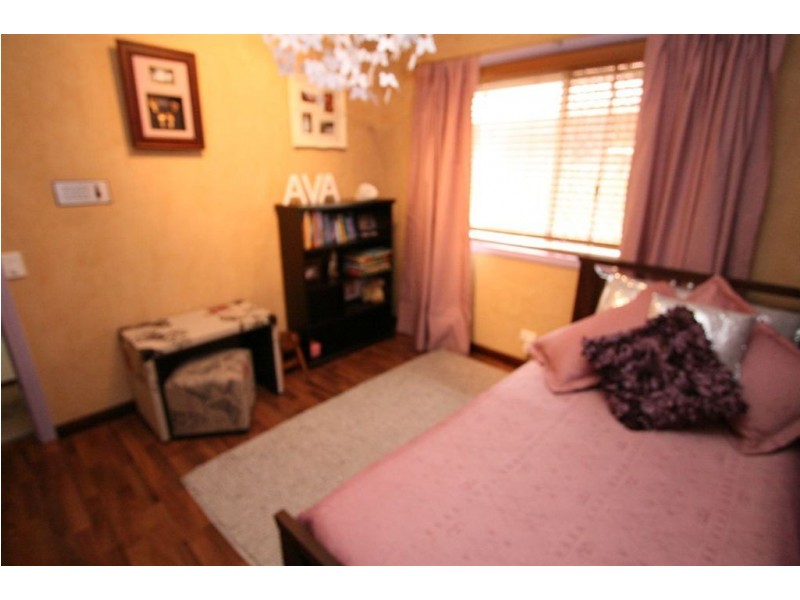 65 Crombie Ave, Bundall QLD 4217