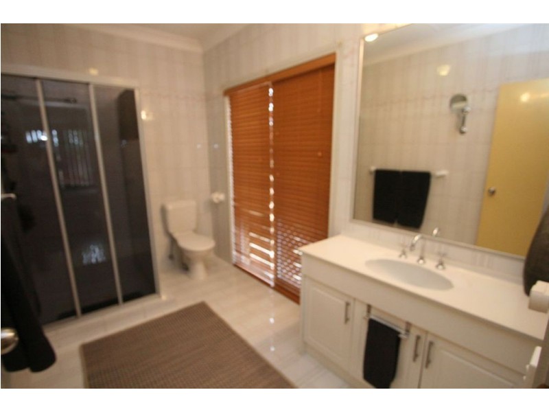 65 Crombie Ave, Bundall QLD 4217