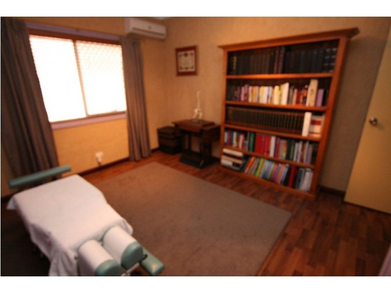 65 Crombie Ave, Bundall QLD 4217