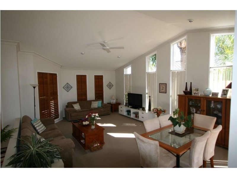 18 Nunawading Ct, Robina QLD 4226