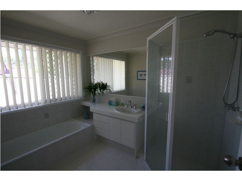 18 Nunawading Ct, Robina QLD 4226