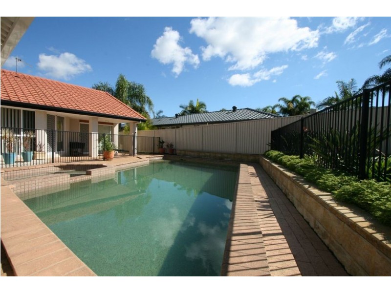 18 Nunawading Ct, Robina QLD 4226