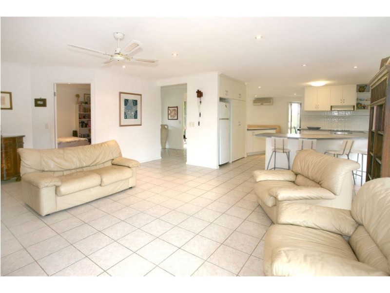 4 Carnoustie Ct, Robina QLD 4226