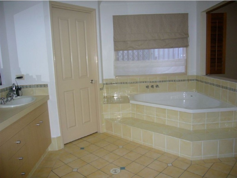 10 Goldwater Drive, Robina QLD 4226