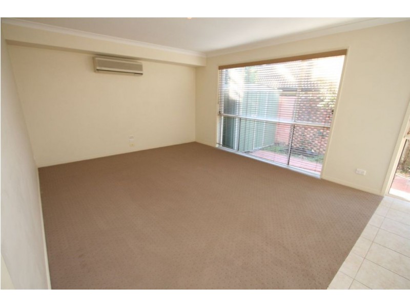 5 Kiawah Court, Varsity Lakes QLD 4227