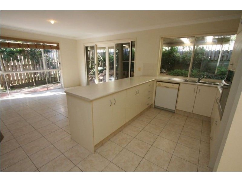 5 Kiawah Court, Varsity Lakes QLD 4227