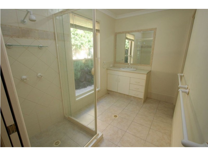 5 Kiawah Court, Varsity Lakes QLD 4227