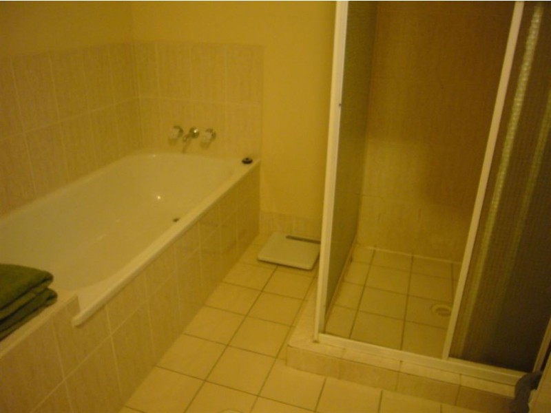 2/17 Mojave Drive, Burleigh Waters QLD 4220