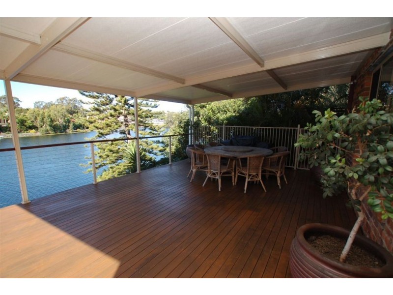 39 Tullamarine Drive, Robina QLD 4226