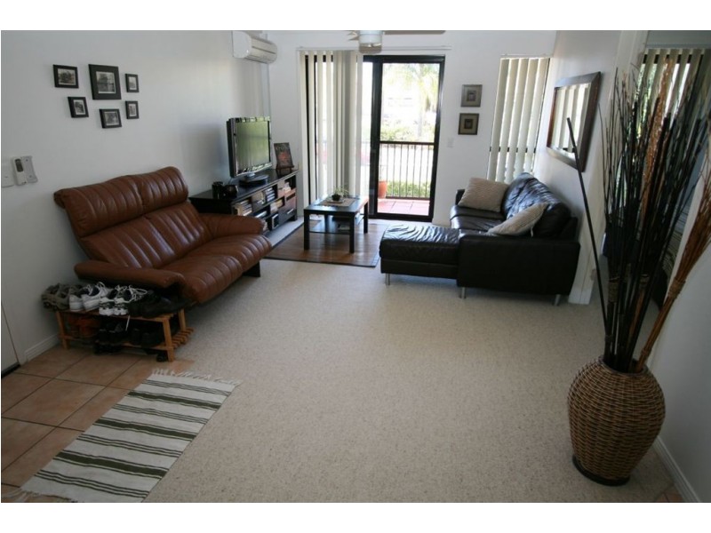 8/25 Commerce Drive, Robina QLD 4226